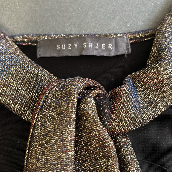 Gold halter top from Suzy Shier. Size M - Picture 7 of 7